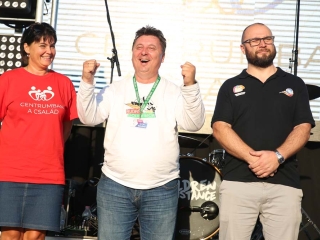 Centrumban a család - fotó: Sándor Judit