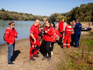 Vöröskeresztes gyakorlat a Szalki-szigeten - fotó: Ónodi Zoltán