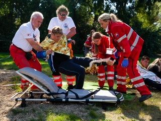Vöröskeresztes gyakorlat a Szalki-szigeten - fotó: Ónodi Zoltán