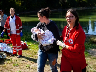 Vöröskeresztes gyakorlat a Szalki-szigeten - fotó: Ónodi Zoltán