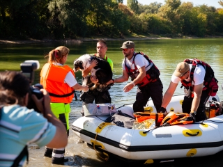 Vöröskeresztes gyakorlat a Szalki-szigeten - fotó: Ónodi Zoltán