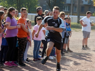Csutaváltó a Szabó Magda református iskolában - fotó: Sándor Judit