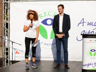 Óriási tesióra a főtéren - fotó: Ónodi Zoltán