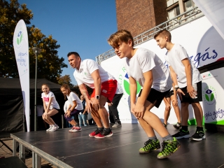 Óriási tesióra a főtéren - fotó: Ónodi Zoltán