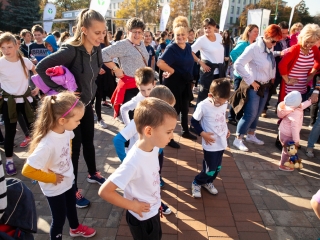 Óriási tesióra a főtéren - fotó: Ónodi Zoltán