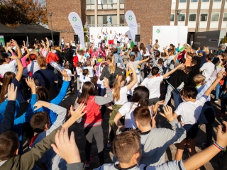 Óriási tesióra a főtéren - fotó: Ónodi Zoltán
