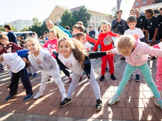 Óriási tesióra a főtéren - fotó: Ónodi Zoltán