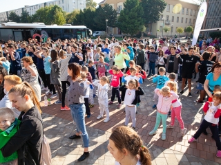 Óriási tesióra a főtéren - fotó: Ónodi Zoltán