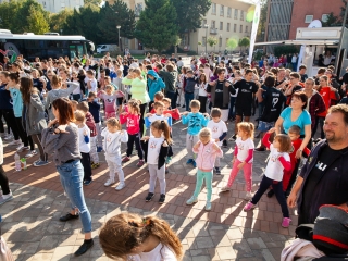 Óriási tesióra a főtéren - fotó: Ónodi Zoltán