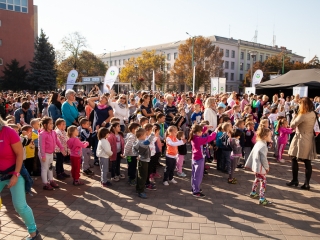 Óriási tesióra a főtéren - fotó: Ónodi Zoltán
