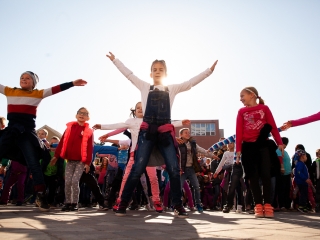 Óriási tesióra a főtéren - fotó: Ónodi Zoltán