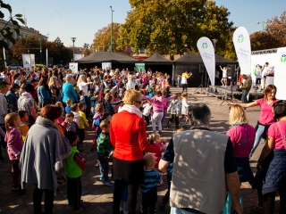 Óriási tesióra a főtéren - fotó: Ónodi Zoltán