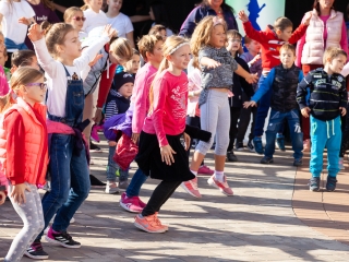 Óriási tesióra a főtéren - fotó: Ónodi Zoltán