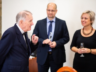 Dr. Bakos Károly köszöntése - fotó: Ónodi Zoltán