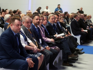 Gyárátadás Dunaföldváron - fotó: Sándor Judit