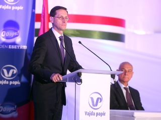 Gyárátadás Dunaföldváron - fotó: Sándor Judit