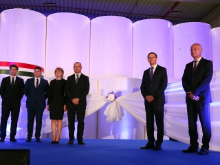 Gyárátadás Dunaföldváron - fotó: Sándor Judit