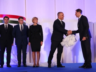 Gyárátadás Dunaföldváron - fotó: Sándor Judit