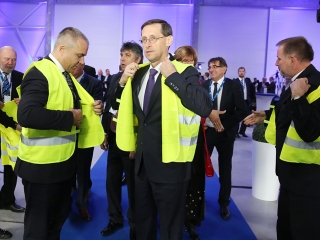 Gyárátadás Dunaföldváron - fotó: Sándor Judit