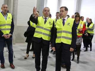 Gyárátadás Dunaföldváron - fotó: Sándor Judit