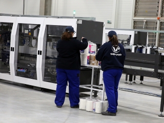 Gyárátadás Dunaföldváron - fotó: Sándor Judit