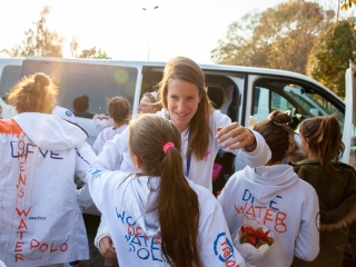 Hazaérkeztek a vízilabdás Szuperlányok - fotó: Ónodi Zoltán