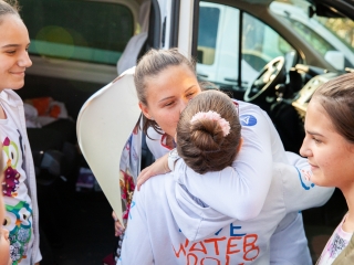 Hazaérkeztek a vízilabdás Szuperlányok - fotó: Ónodi Zoltán