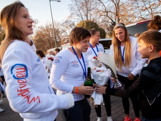 Hazaérkeztek a vízilabdás Szuperlányok - fotó: Ónodi Zoltán