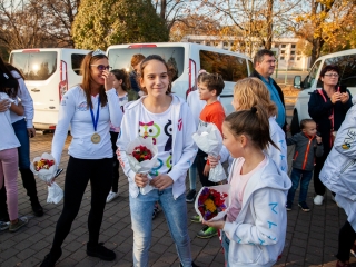 Hazaérkeztek a vízilabdás Szuperlányok - fotó: Ónodi Zoltán