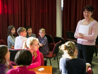 Illemtan vetélkedő az MMK-ban - fotó: Ónodi Zoltán