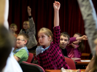 Illemtan vetélkedő az MMK-ban - fotó: Ónodi Zoltán