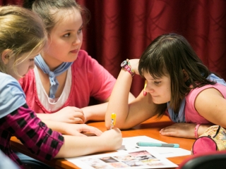 Illemtan vetélkedő az MMK-ban - fotó: Ónodi Zoltán