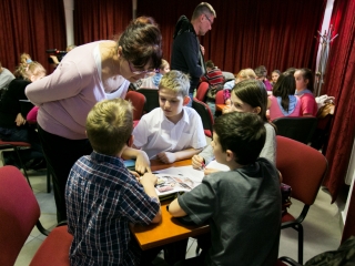 Illemtan vetélkedő az MMK-ban - fotó: Ónodi Zoltán