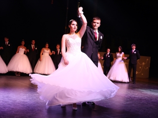 A Dunaferr iskola szalagavatója a sportcsarnokban  - fotó: Sándor Judit