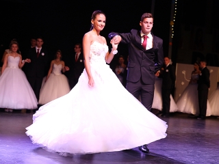 A Dunaferr iskola szalagavatója a sportcsarnokban  - fotó: Sándor Judit