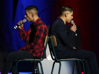 A Dunaferr iskola szalagavatója a sportcsarnokban  - fotó: Sándor Judit