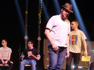 A Dunaferr iskola szalagavatója a sportcsarnokban  - fotó: Sándor Judit