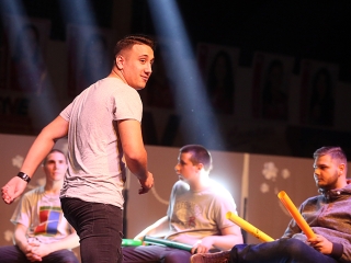 A Dunaferr iskola szalagavatója a sportcsarnokban  - fotó: Sándor Judit