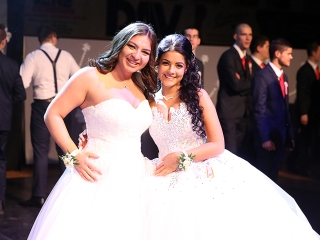 A Dunaferr iskola szalagavatója a sportcsarnokban  - fotó: Sándor Judit