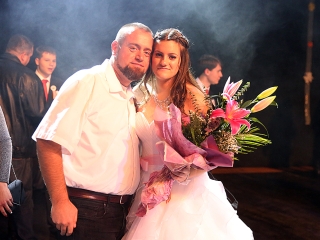 A Dunaferr iskola szalagavatója a sportcsarnokban  - fotó: Sándor Judit