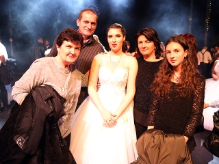 A Dunaferr iskola szalagavatója a sportcsarnokban  - fotó: Sándor Judit