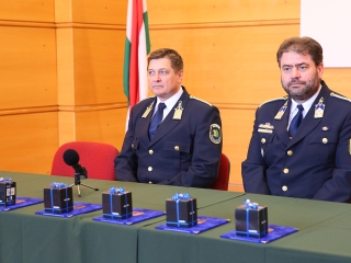 Csapatmunka a Dunán innen és túl - fotó: Ónodi Zoltán