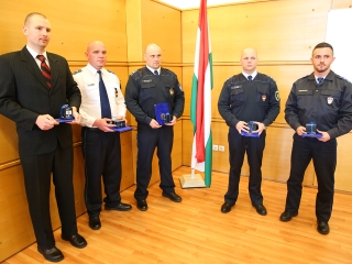 Csapatmunka a Dunán innen és túl - fotó: Ónodi Zoltán