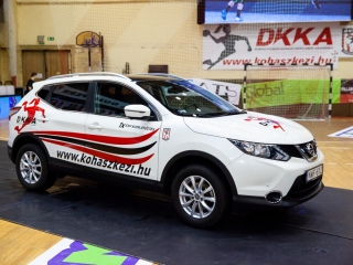 Mezátadó a sportcsarnokban - fotó: Ónodi Zoltán