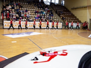 Mezátadó a sportcsarnokban - fotó: Ónodi Zoltán