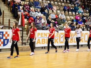 Mezátadó a sportcsarnokban - fotó: Ónodi Zoltán