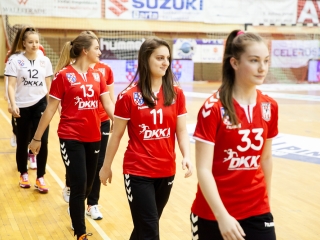 Mezátadó a sportcsarnokban - fotó: Ónodi Zoltán