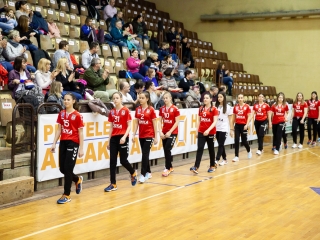 Mezátadó a sportcsarnokban - fotó: Ónodi Zoltán