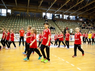 Mezátadó a sportcsarnokban - fotó: Ónodi Zoltán