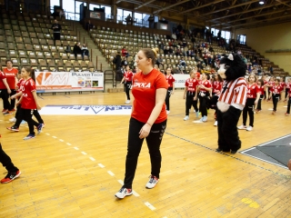 Mezátadó a sportcsarnokban - fotó: Ónodi Zoltán